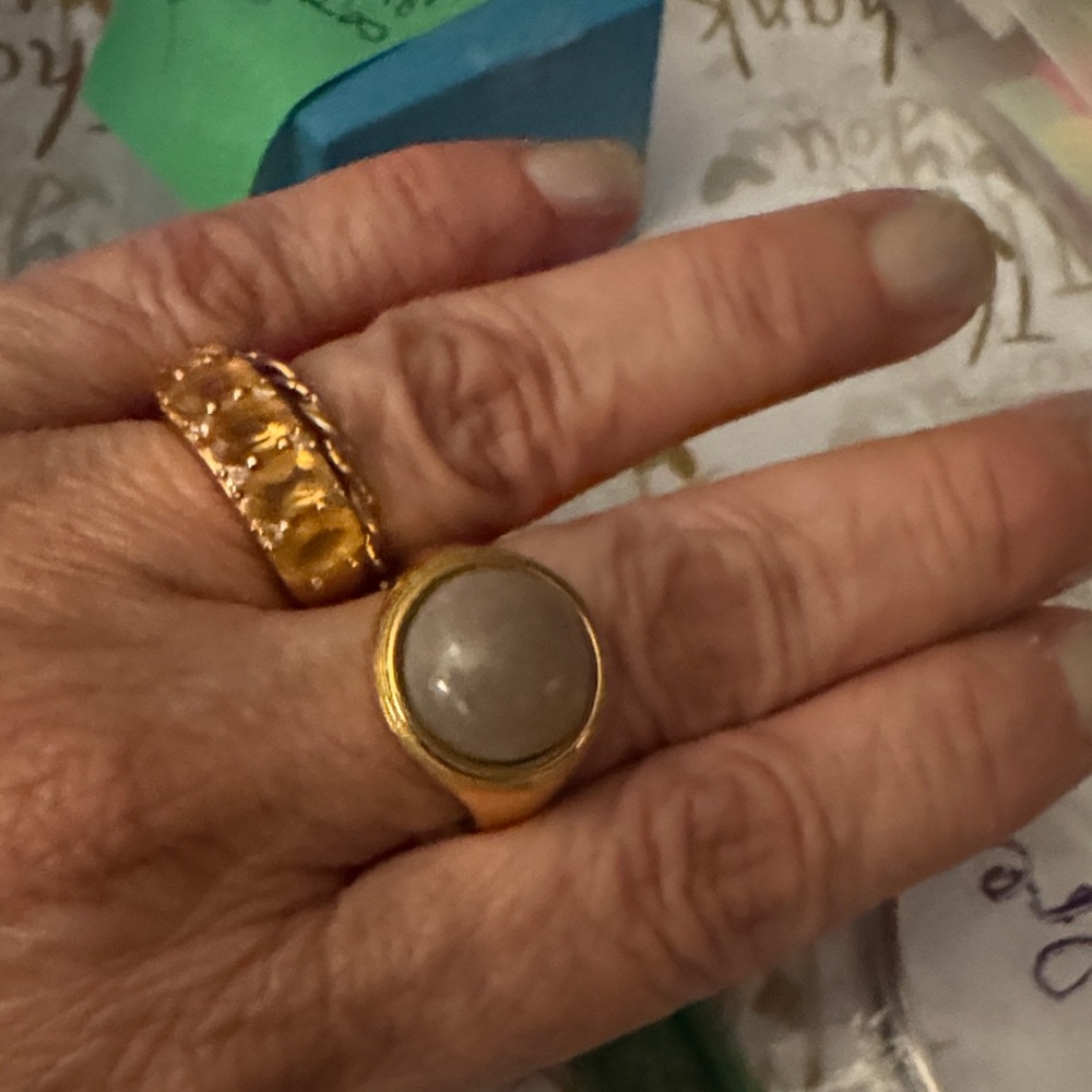 💕Venti gold jade ring
